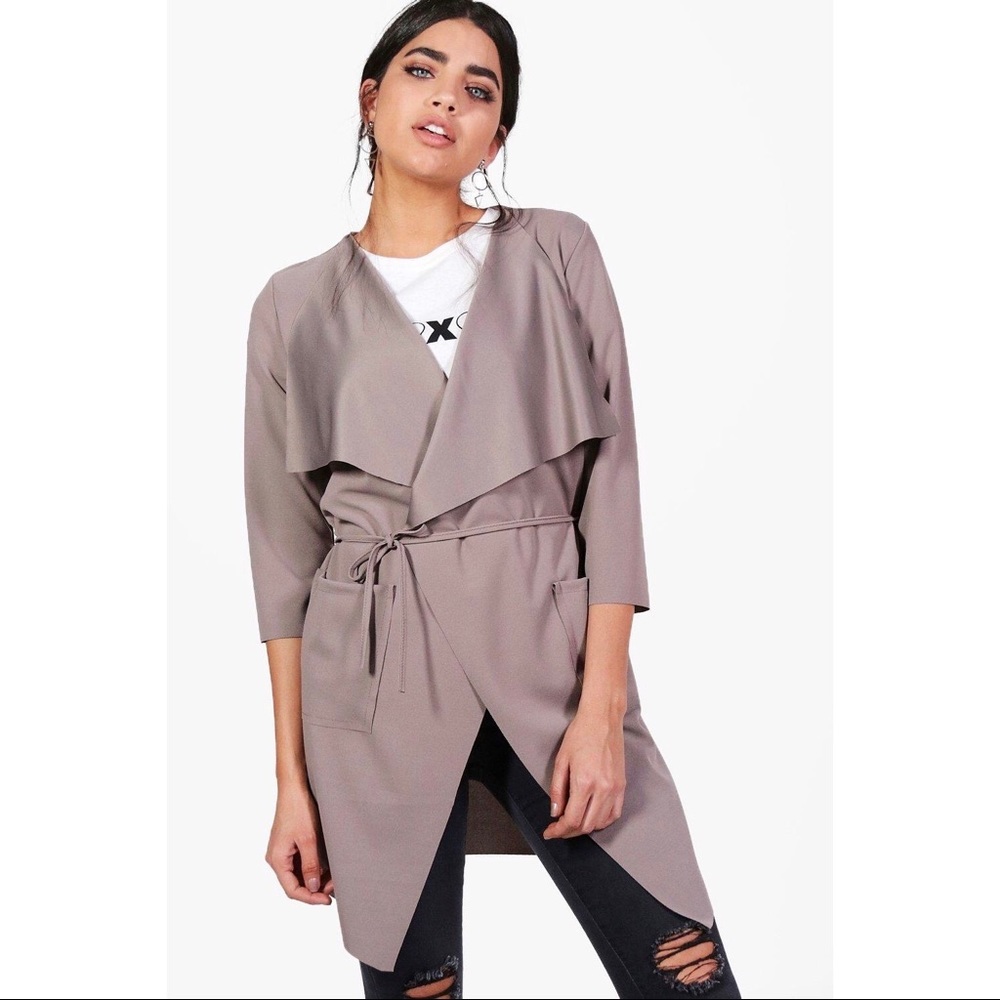 Boohoo Beige Waterfall Jacket (size medium)